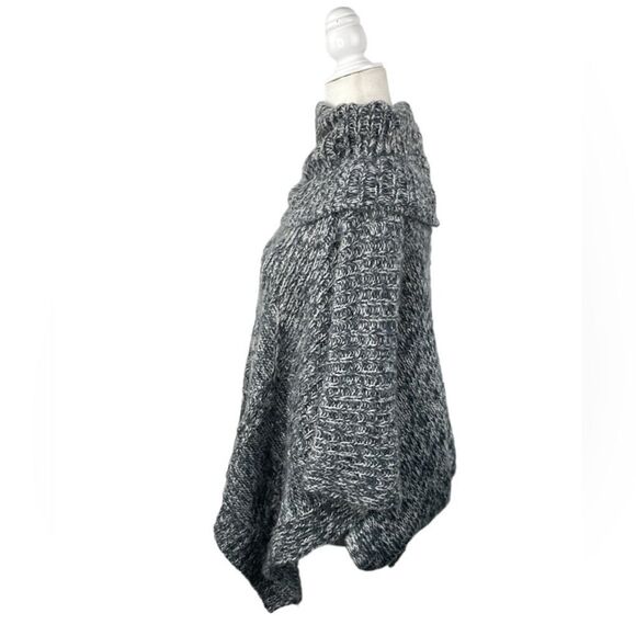 Wooden ships Chunky Knit Mohair wool mix turtleneck knit poncho sweater size M/L - Picture 2 of 9